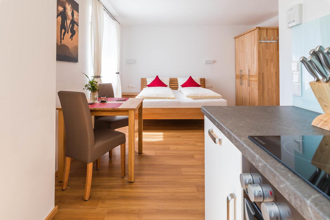 Apartment Im Huggn Fulpmes Exterior foto